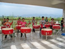 PCD helps those students suffered from the 2008 Sichuan earthquake  rebuild their spiritual strength through community art. Now a group of secondary school students are expressing themselves through playing drum.